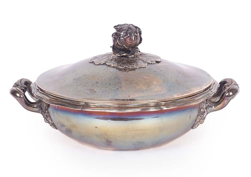 Marc-Augustin LEBRUN (1782-1821): Description française: Marc-Augustin LEBRUN (1782-1821), ARGENT Bouillon en argent de l'ofèvre parisien Marc-Augustin Lebrun, formé auprés de Jean-Baptiste-Claude Odiot. Prise du c