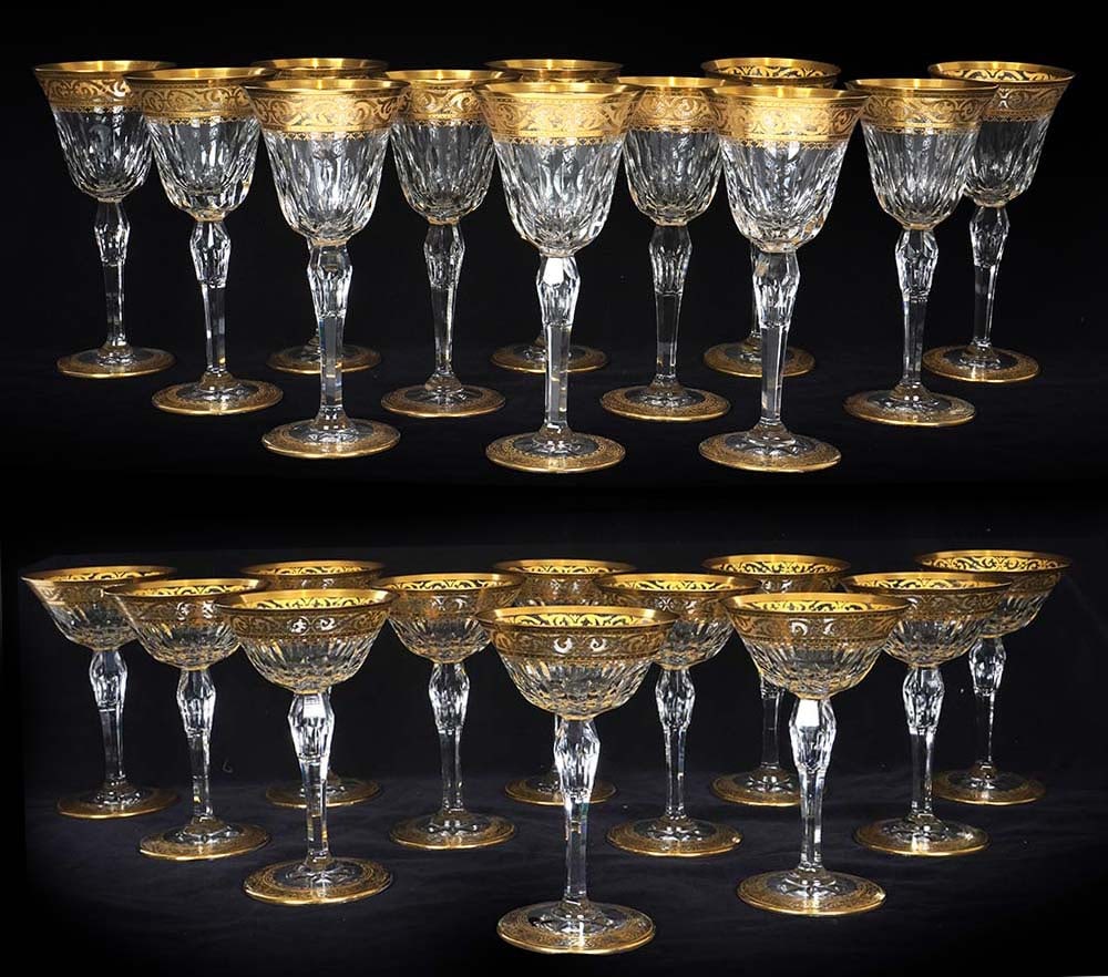 SAINT-LOUIS ? STELLA OR ?: Description française: SAINT-LOUIS « STELLA OR » Service de 24 verres en cristal Saint-Louis modèle "Stella or", motif évoquant l'éclat des étoiles, avec des