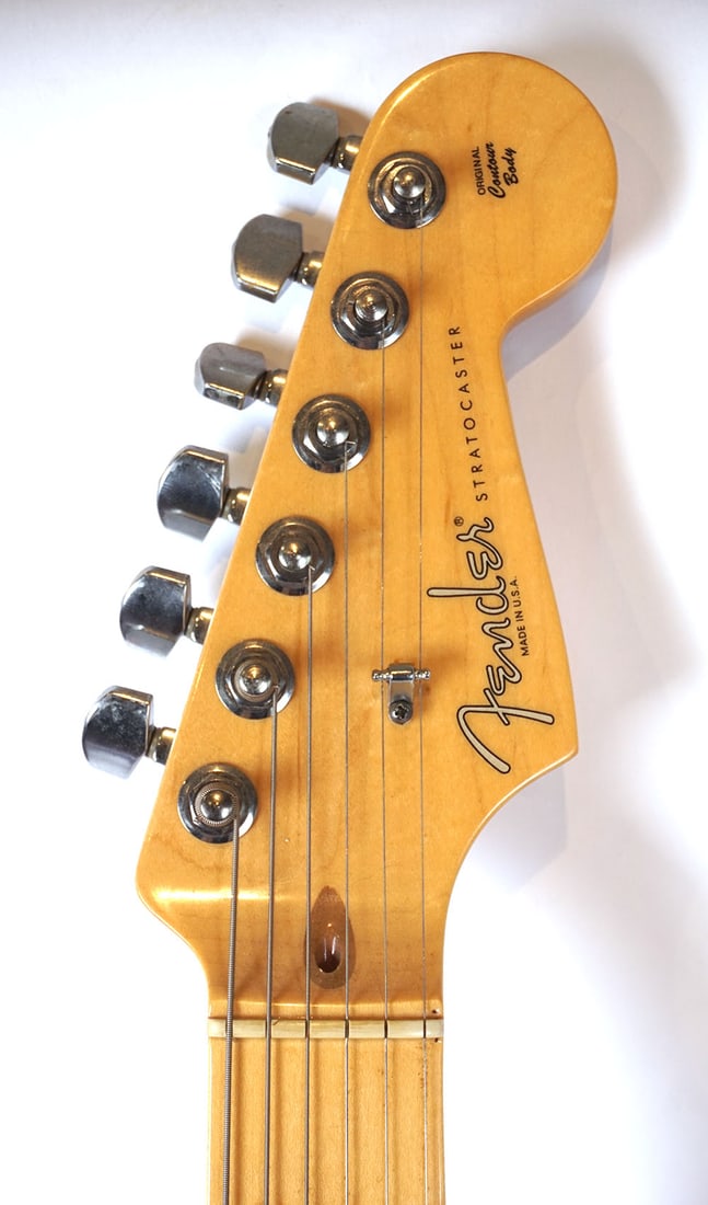 FENDER STRATOCASTER - 4