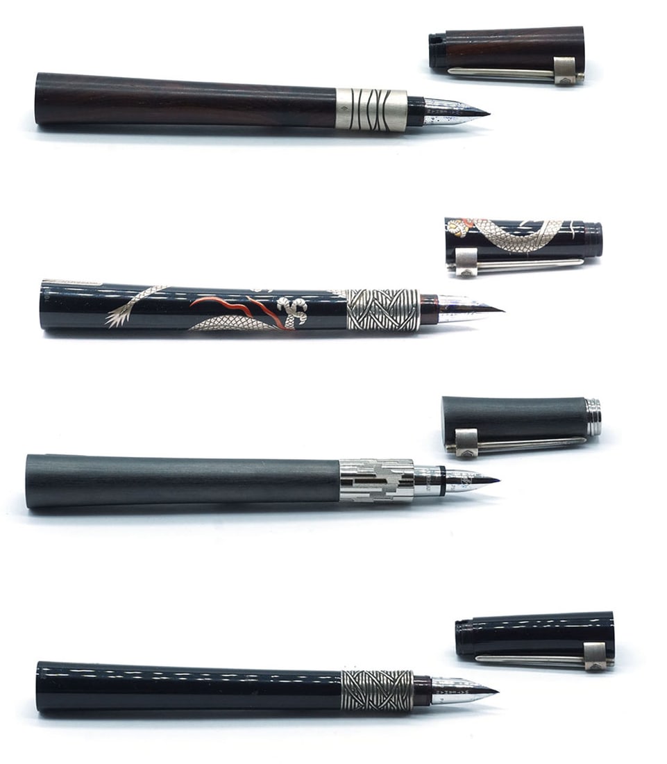 WATERMAN SAMPLE FRANCE: Description française: WATERMAN SAMPLE FRANCE Ensemble de 4 stylos plume Waterman, plume or 18k : - 0000/0000 France - 16804 - 06052 - non numéroté Sans boîte. English