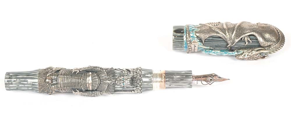 MONTEGRAPPA "WINTER IS HERE" GAME OF THRONES: Description française: MONTEGRAPPA "WINTER IS HERE" GAME OF THRONES Stylo plume Montegrappa "Winter is here" collection Game of Thrones, édition limitée 008/300. Plume 18k, taille M,