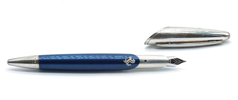 MONTEGRAPPA "FERRARI": Description française: MONTEGRAPPA "FERRARI" Stylo plume Montegrappa "Ferrari", édition limitée 081/612. Parties en argent sterling, plume or 18k, à piston. Sans boîte. English Description: MONTE