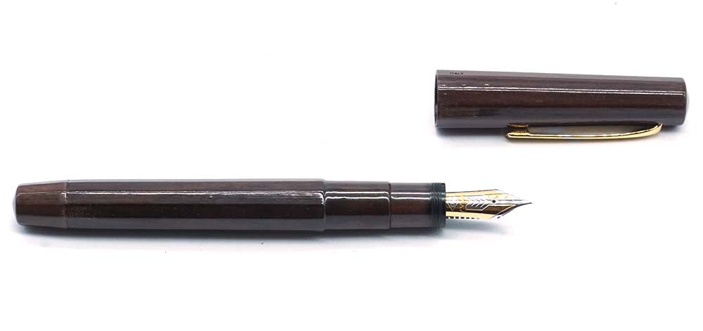 OMAS "PARAGON LEGNI PREGIATI": Description française: OMAS "PARAGON LEGNI PREGIATI" Stylo à plume Omas Paragon série "Legni Pregiati". Plume or 18k à 2 tons, taille M, à piston. Sans boîte. English Des