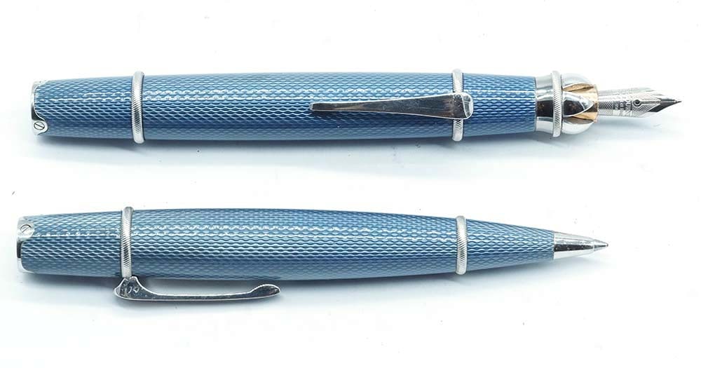 F.P. JOURNE "CAPLESS": Description française: F.P. JOURNE "CAPLESS" Ensemble d'un stylo à bille et d'un stylo à plume F.P. Journe de la collection "Capless", édition limitée 29/500. Finition