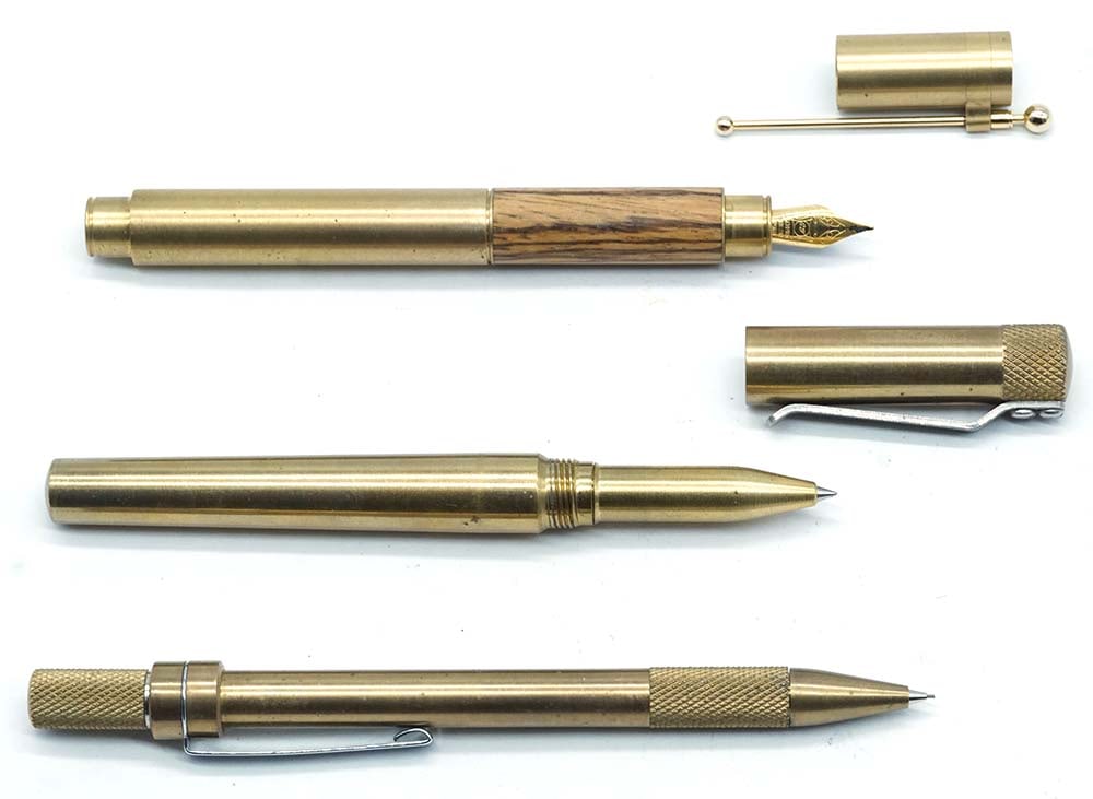 LOCLEN TEKNO 2 BRASS: Description française: LOCLEN TEKNO 2 BRASS Ensemble d'un stylo à bille et d'un porte-mine Loclen "Tekno 2 Brass", auxquel nous joignons un stylo à plume d'un design similaire. Sans