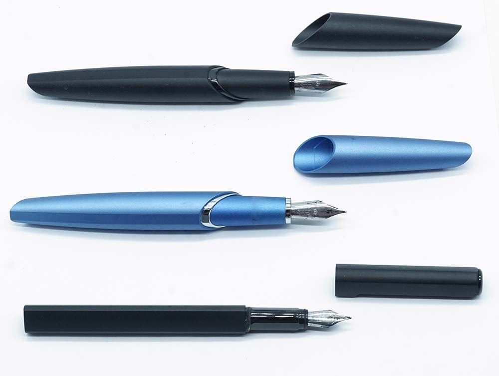 PININFARINA "PF TWO": Description française: PININFARINA "PF TWO" Ensemble de 2 stylos à plume Pininfarine "PF Two", bleu et noir, finition mate. Plume taille EF, à cartouches. Sans boîte. On y joint