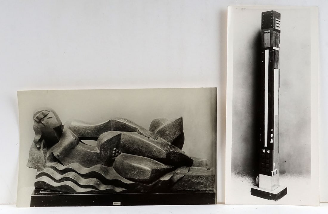 VAUX, Marc (1895-1971): Description française: VAUX, Marc (1895-1971) Sans titre - Tour cubiste de Gusztav Miklos Sans titre - Ninfa acostada de Pablo Curatella Suite de 2 tirage argentique d'époque Estampe de