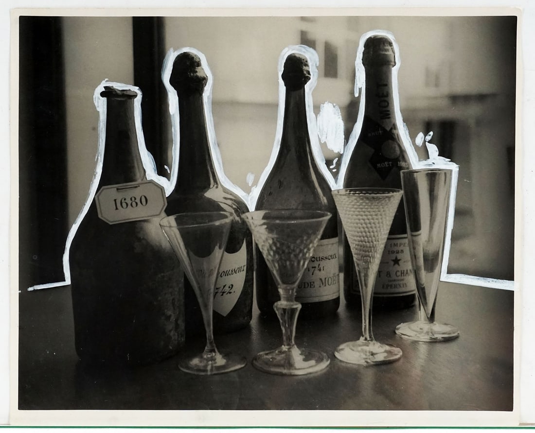KOLLAR, François (1904-1979): Description française: KOLLAR, François (1904-1979) "Évolution dans la fabrication de la bouteille de champagne Moët & Chandon" Tirage argentique d'époque rehaussée