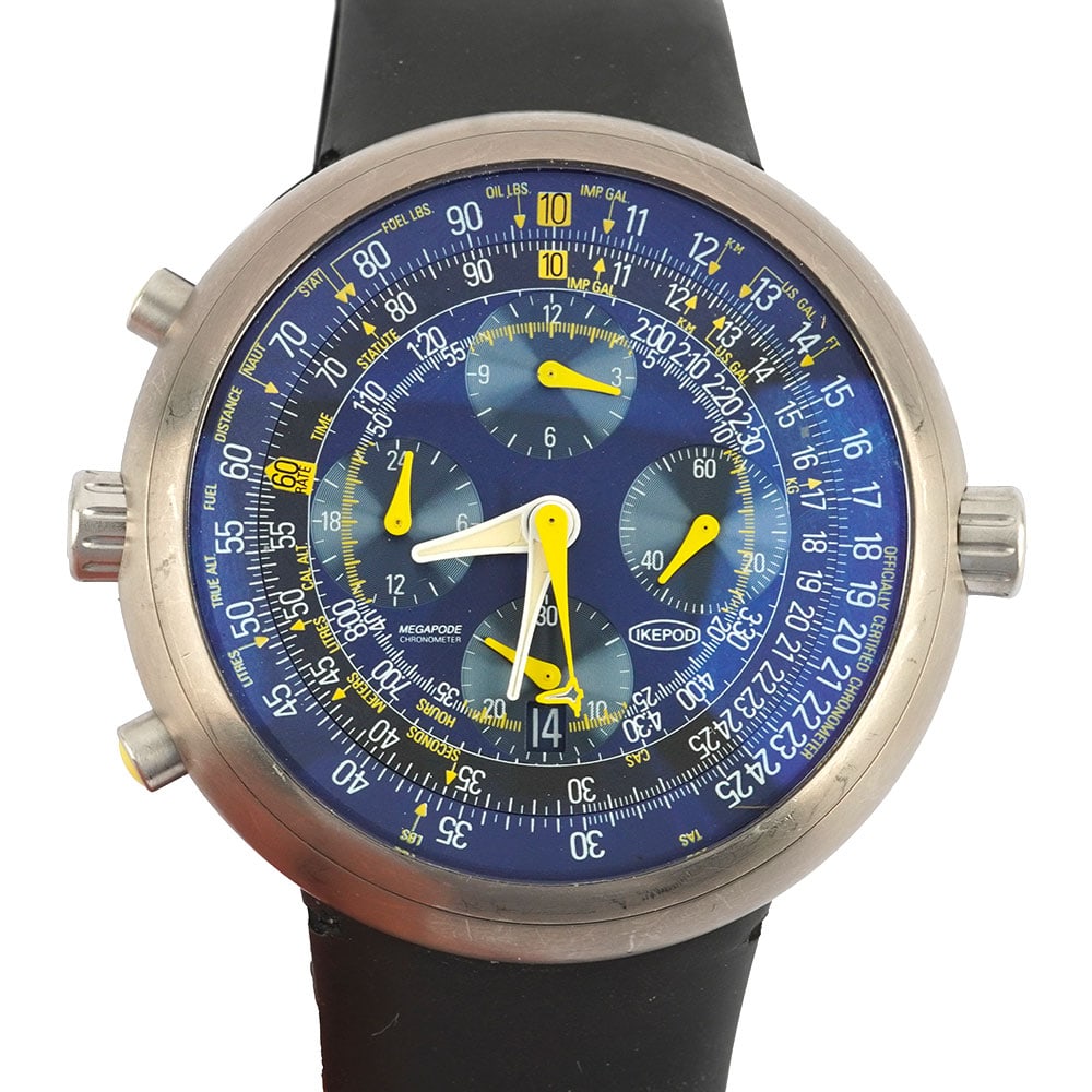 IKEPOD MEGAPODE: Description française: IKEPOD MEGAPODE Montre Ikepod Megapode Chronograph, modèle Marc Newson design, édition limitée 0528/9999, boîtier en titanium de 46 mm, cadran bleu avec