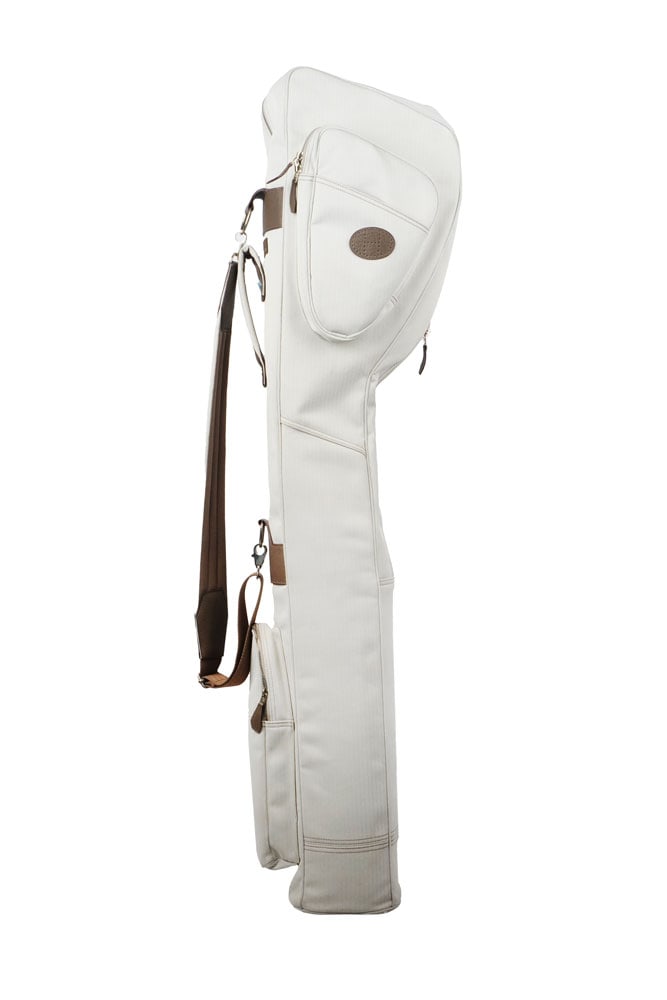 HERMÈS GOLF: Description française: HERMÈS GOLF Sac de golf Hermès en toile Chevron de couleur écru, trois poches zippées latérales pour ranger les balles, fermeture éclaire,une