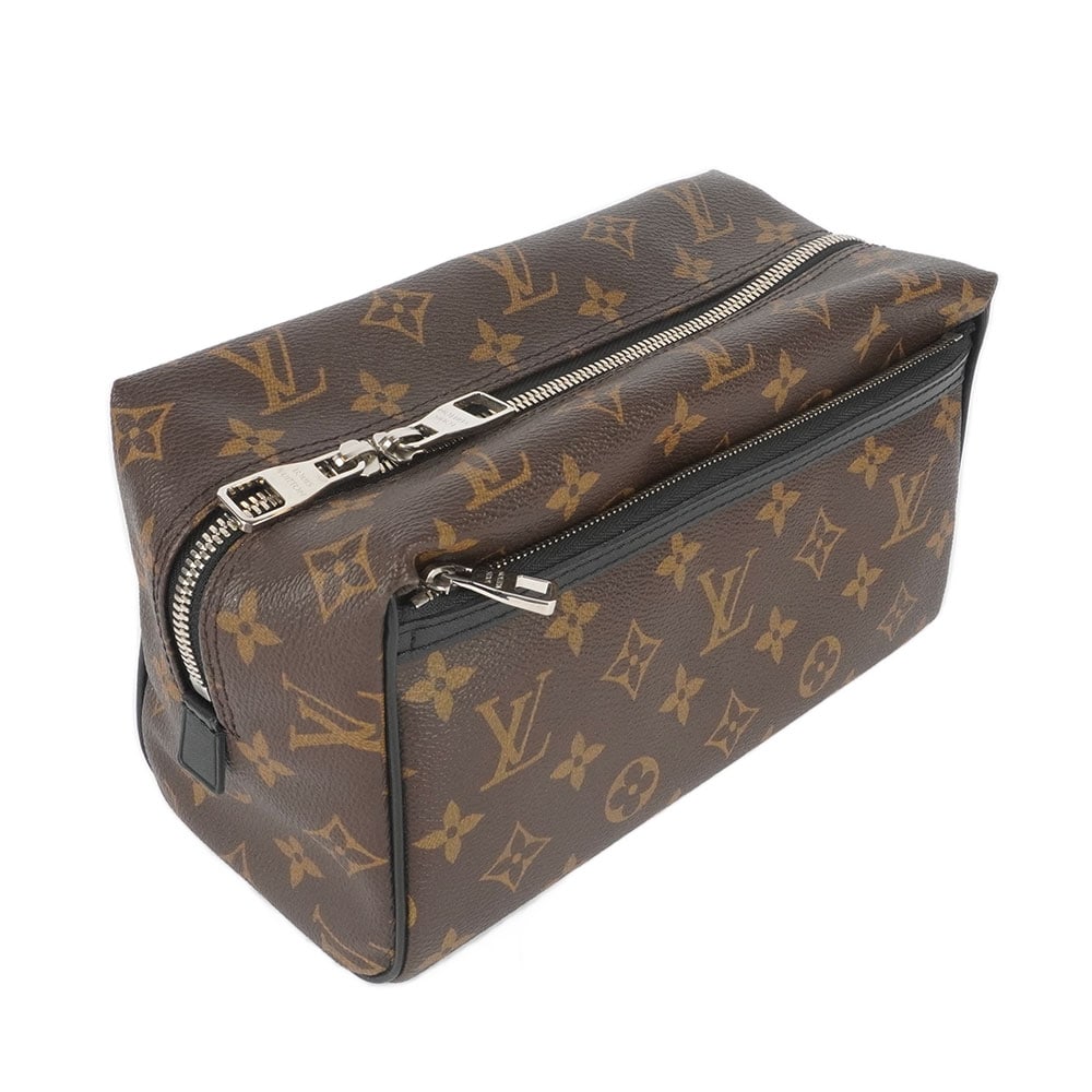 LOUIS VUITTON (1 of 4)