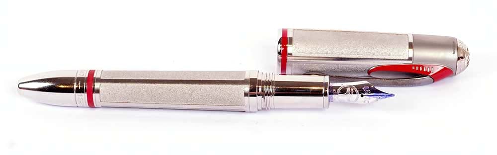 MONTBLANC "ENZO FERRARI, GREAT CHARACTERS" FOUNTAIN PEN: Description française: MONTBLANC "ENZO FERRARI, GREAT CHARACTERS" FOUNTAIN PEN Stylo à plume Montblanc collection Great Characters, "Enzo Ferrari", design "Ferrari 125 S". Édition