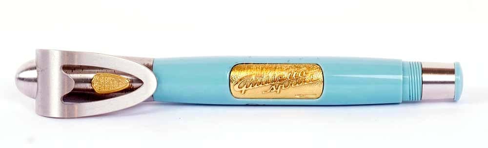 DELTA ALFA ROMEO "GIULIETTA APRINI 50TH ANNIVERSARY" FOUNTAIN PEN: Description française: DELTA ALFA ROMEO "GIULIETTA APRINI 50TH ANNIVERSARY" FOUNTAIN PEN Stylo à plume Delta en partenariat avec Alfa Romeo pour célébrer le 50ème