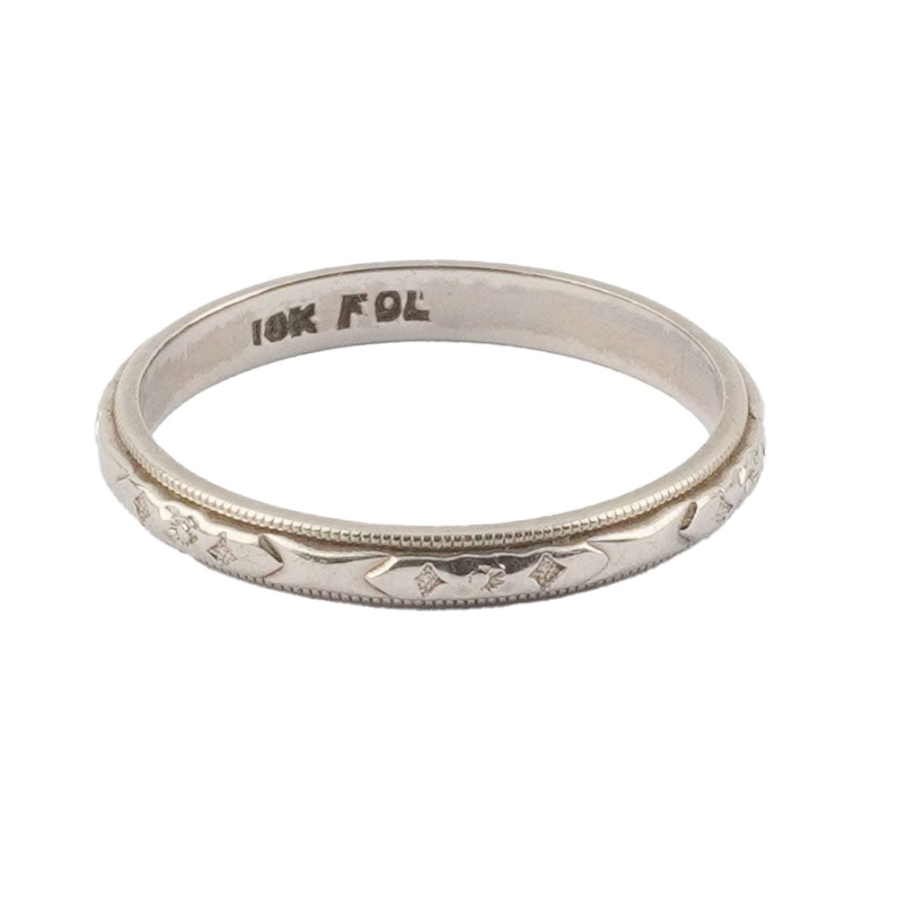 OR 18K / 18K GOLD: Description française: OR 18K / 18K GOLD Alliance en or blanc 18K. Poids brut: 2.4 g Taille: 7 US English Description: 18K GOLD / 18K GOLD Wedding ring in 18K white gold. Gross weight: 2.4 g