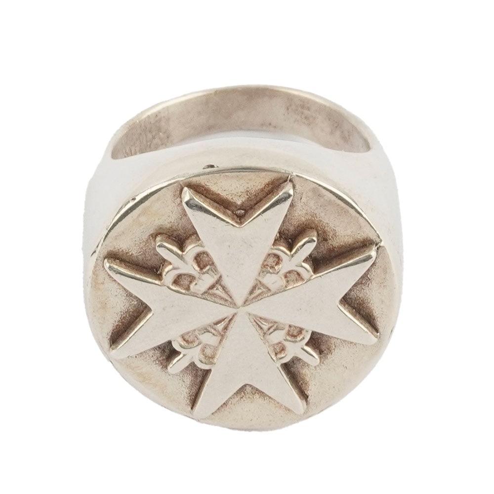 ARGENT / MALT CROSS: Description française: ARGENT / MALT CROSS Chevalière Croix de Malte en argent. Poids brut: 18.0 g Taille: 7 US English Description: SILVER / MALT CROSS Signet Ring Silver Maltese Cross