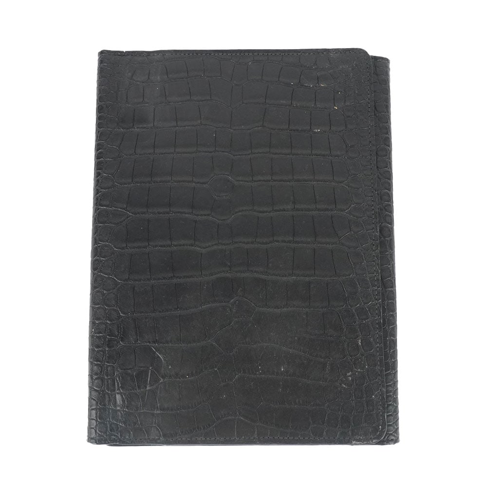 LOUIS VUITTON: Description française: LOUIS VUITTON Agenda Louis Vuitton en cuir bleu-marine. H: 24 cm - 9.5", L: 18 cm - 7.25" English Description: LOUIS VUITTON Louis Vuitton navy blue leather diary. H: 24 cm