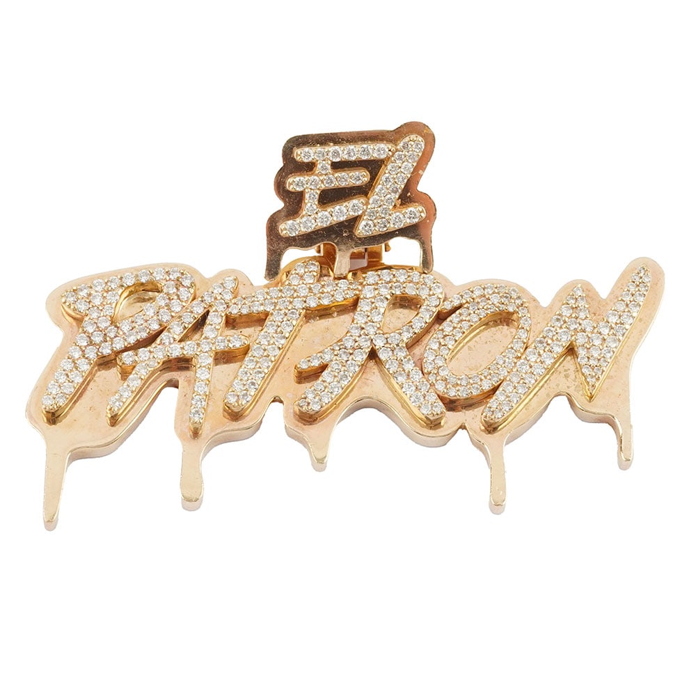 OR 10K / 10K GOLD: Description française: OR 10K / 10K GOLD Pendentif en or jaune 10K serti de diamant pesant approximetivement 2.50 ct, pureté: VS, couleur: G -H. Poids brut: 56.4 g L: 7 cm - 2.75", H:4.5