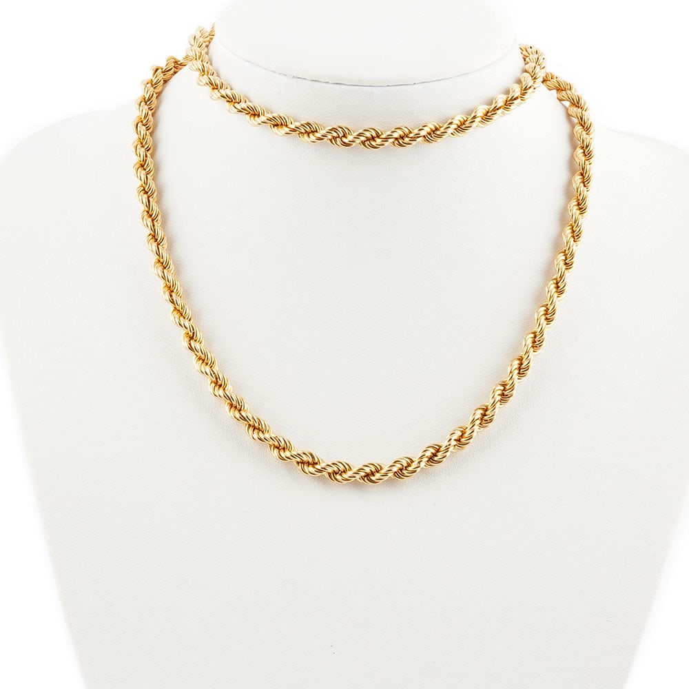 OR 18K / 18K GOLD: Description française: OR 18K / 18K GOLD Chaîne en or jaune 18K à maille torsadée. Poids brut: 31 g Longueur: 72 cm - 28" English Description: 18K GOLD 18K yellow gold twisted chai