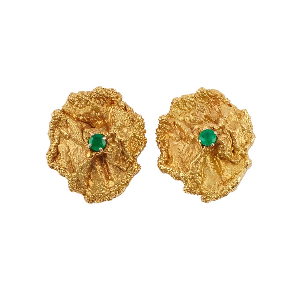 OR 18K /18K GOLD: Description française: OR 18K /18K GOLD Boucles d'oreilles en or jaune 18K serti de pierre verte, signé: "18K", "JPG" Poids brut: 9.2 g Dimensions: 1.8 x 1.5 cm - 0.7 x 0.6" English