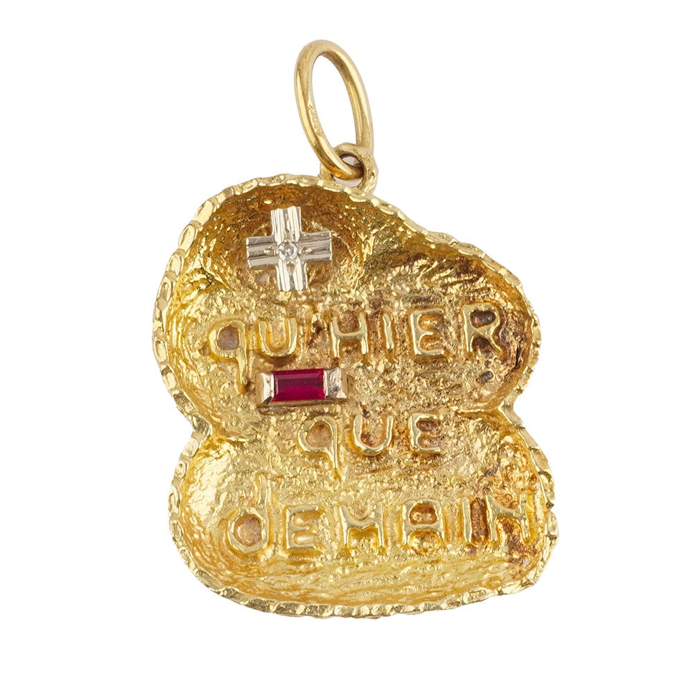 OR 14K /14K GOLD: Description française: OR 14K /14K GOLD Pendentif en or jaune 14K . Poids brut: 10.4 g Dimensions: 3.0 x 2.5 cm - 1.25 x 1" English Description: 14K GOLD 14K yellow gold pendant. Gross weight: 10