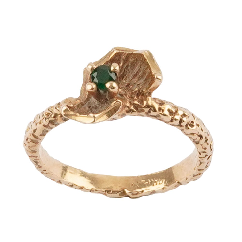 OR 10K / 10K GOLD: Description française: OR 10K / 10K GOLD Bague en or jaune 10K sertie d'une pierre bleue. Poids brut: 2.5 g Taille: 5 US English Description: 10K GOLD 10K yellow gold ring set with a blue stone.