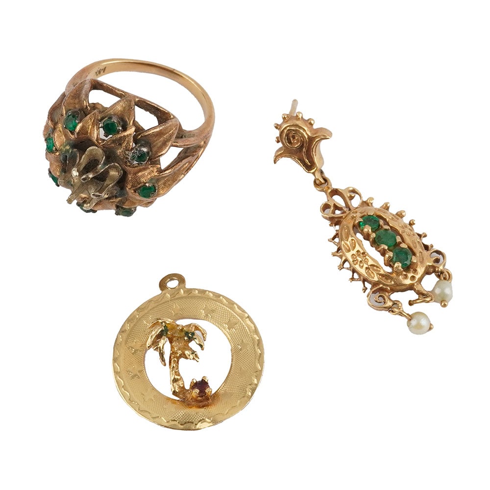 OR 14K / 14K GOLD: Description française: OR 14K / 14K GOLD Lot de bijoux en or 14K Poids brut: 12.2 g English Description: 14K GOLD Lot of 14K gold jewelry Gross weight: 12.2 g