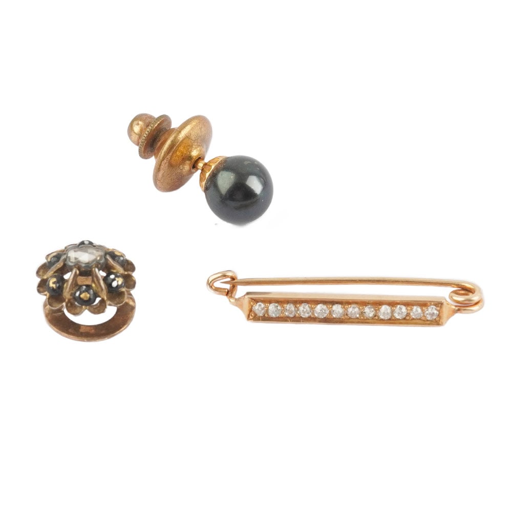 OR 14K /14K GOLD Bijoux: Description française: OR 14K /14K GOLD Bijoux en or 14K. Poids brut: 3.6 g On joint une épingle en or 10K ornée d'une pierre noire., poids 0.9 g ( sans attache) English Description: