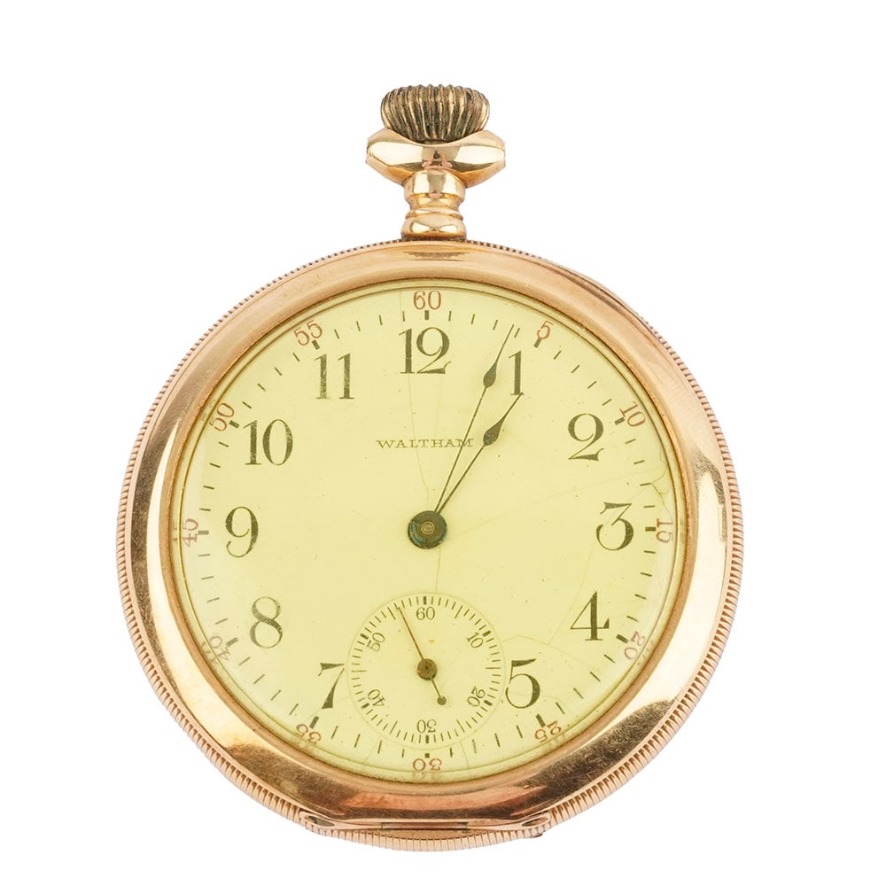 WALTHAM: Description française: WALTHAM Montre à gousset Waltham en or 14K, boîtier de 50 mm, cadran jaune, chiffres arabes appliqués pour les heures, seconde à 6h, mouvement