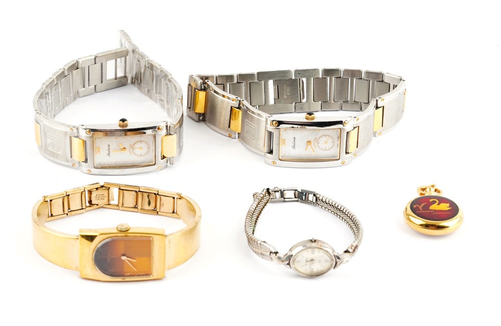 MONTRES / WATCH: Description française: MONTRES / WATCH Lot de montres comprenant - Bulova, boîtier en or blanc 14K, bracelet en métal argenté - Seiko en métal doré, 2 montres Rodania en