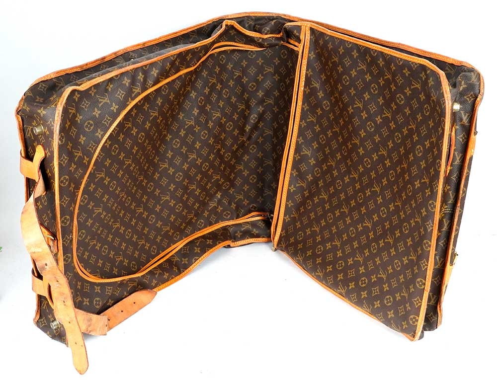LOUIS VUITTON - 3