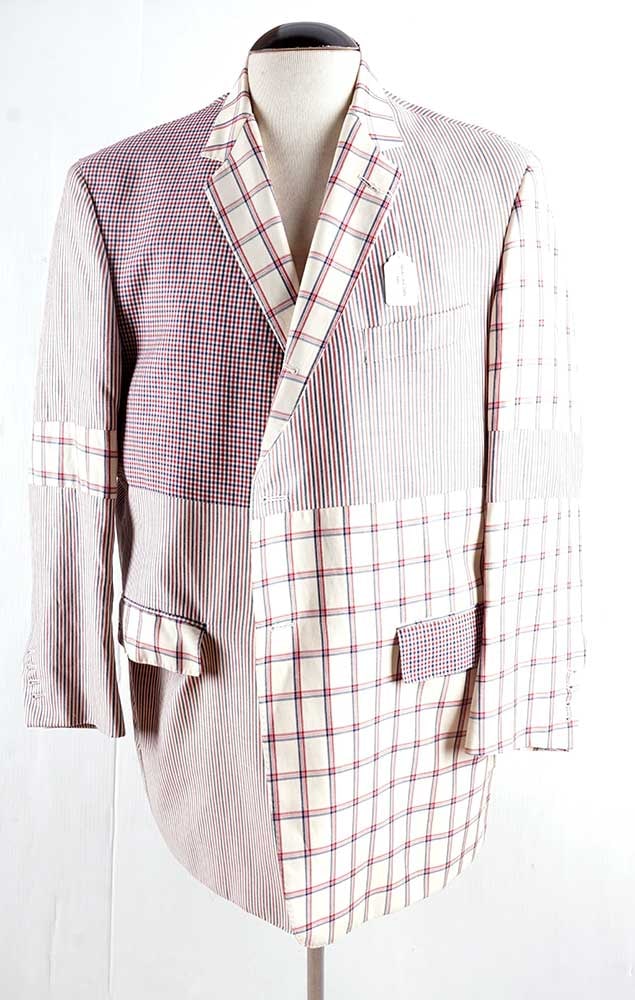 BROOKS BROTHERS: Description française: BROOKS BROTHERS Veste tailleur Black Fleece par Thom Browne de laine et lin crème à carreaux tattersall et rayures rouges et bleus. Taille 5 ( Boutons manquants)