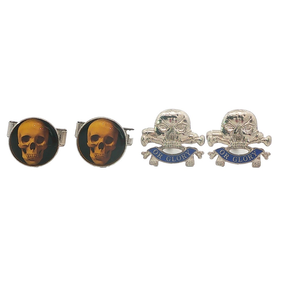 BOUTONS DE MANCHETTE/ CUFFLINKS: Description française: BOUTONS DE MANCHETTE / CUFFLINKS Boutons de manchette en argent English Description: CUFFLINKS Cufflinks