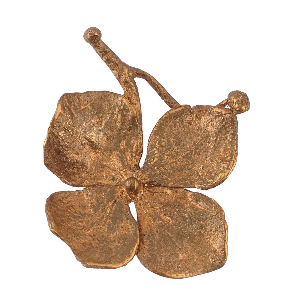 CLAUDE LALANNE (1925-2019): Description française: CLAUDE LALANNE (1925-2019) Hortensia . 1980. Pendentif en bronze patiné. Signé: "Cl Lalanne" au revers. Marqué au dos Artcurial. Dimensions : 4.6 x 4 cm -