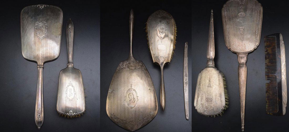 Birks sterling silver: Birks sterling silver : - A brush and mirror. Monogramm "G". - A brush, a mirror and a part of a comb. Monogramm : "c". - A brush, a mirror and a comb. Monogramm : "j".