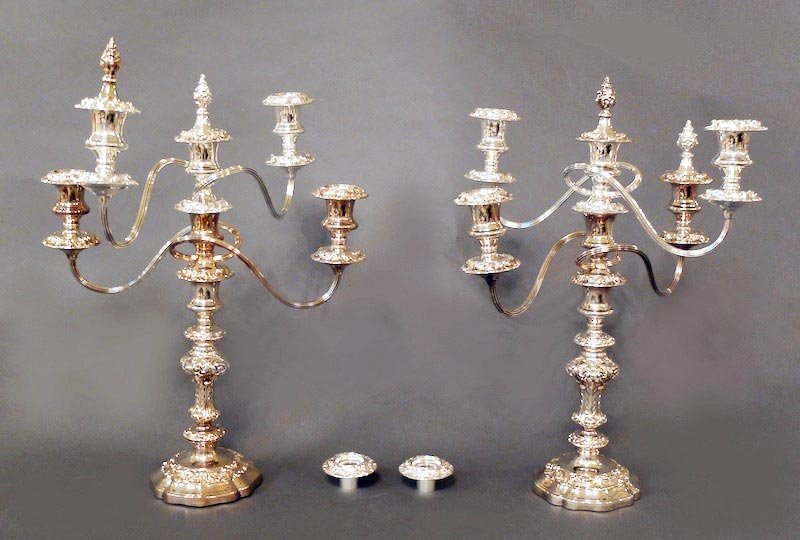 ENGLAND, Hallmark with a scallop: Pair of Louis XV style silver plate candlesticks. ENGLAND, Hallmark of St-Jacques shell. H : 48cm - 19'' D : 37cm - 15''