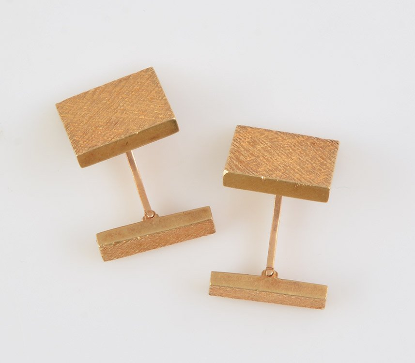 BOUCHERON - 18K GOLD: Pair of 18K yellow gold BOUCHERON cufflinks. Marked BOUCHERON. Total weight: 11.7gr.