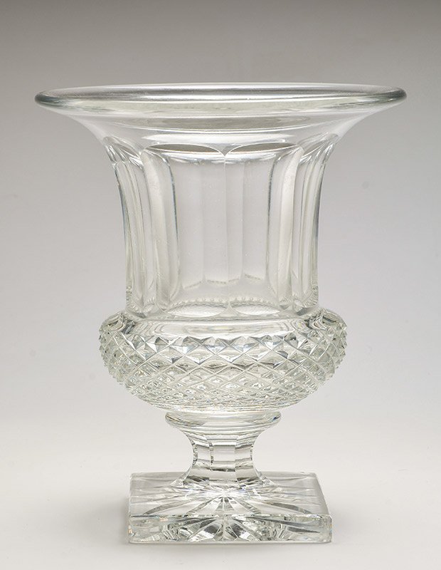SAINT LOUIS: SAINT-LOUIS Crystal Medicis vase, the bole with "pointe-de diamants" decor. Stamp on the back : St Louis H : 24.5cm - 9.5" D : 20cm - 8"