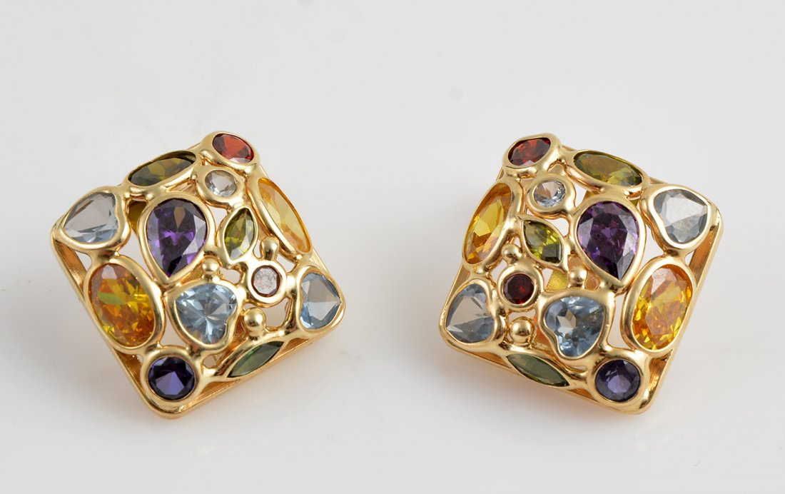 14K GOLD AND STONES: 14K yellow gold pair of earrings set with multicolored stones (probably citrines, amethysts, garnets, peridots, aquamarines). Jeweler mark: T encircled, Italy. Weight: 9.13g.