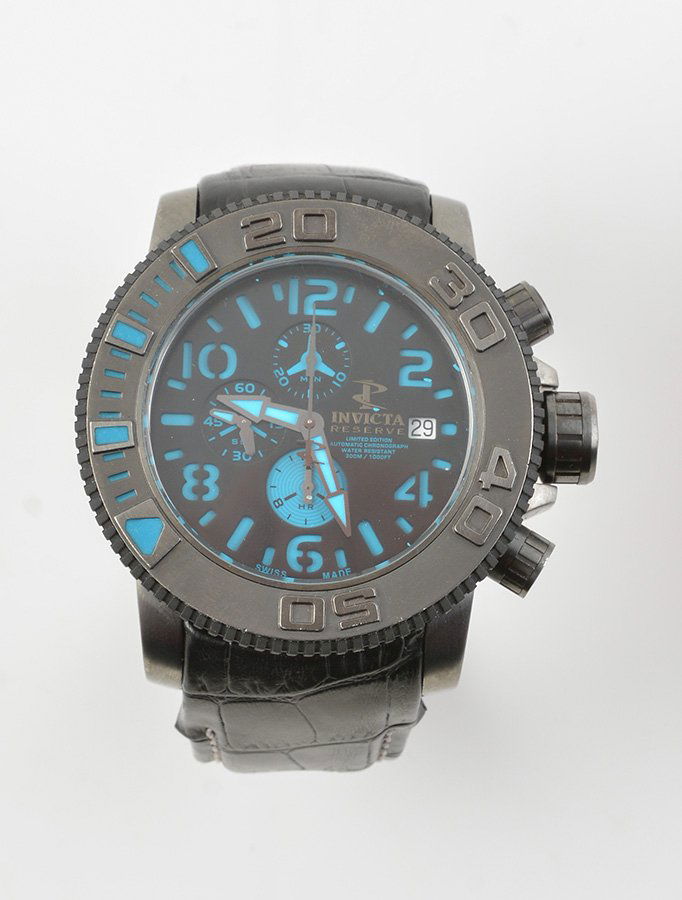 INVICTA RESERVE - EDITION LIMITEE: INVICTA RESERVE - EDITION LIMITEE Steel chronograph watch for men, RESERVE no. 0603 model, steel rotating bezel, round dial with black background and three counters, blue arabic numerals, luminescent