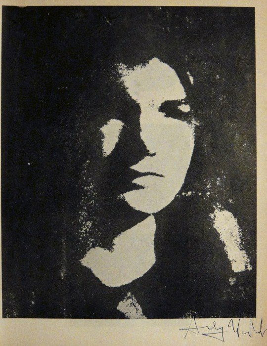 ANDY WARHOL, Signed offset Print "Jackie", 1965: Andy WARHOL, "Jackie" signed offset Print. From a signed VIP book from 1965. Hand signed by Andy Warhol in black pen. Size: 10.43 x 7.87 in (26.5 x 20 cm), printed on the back.