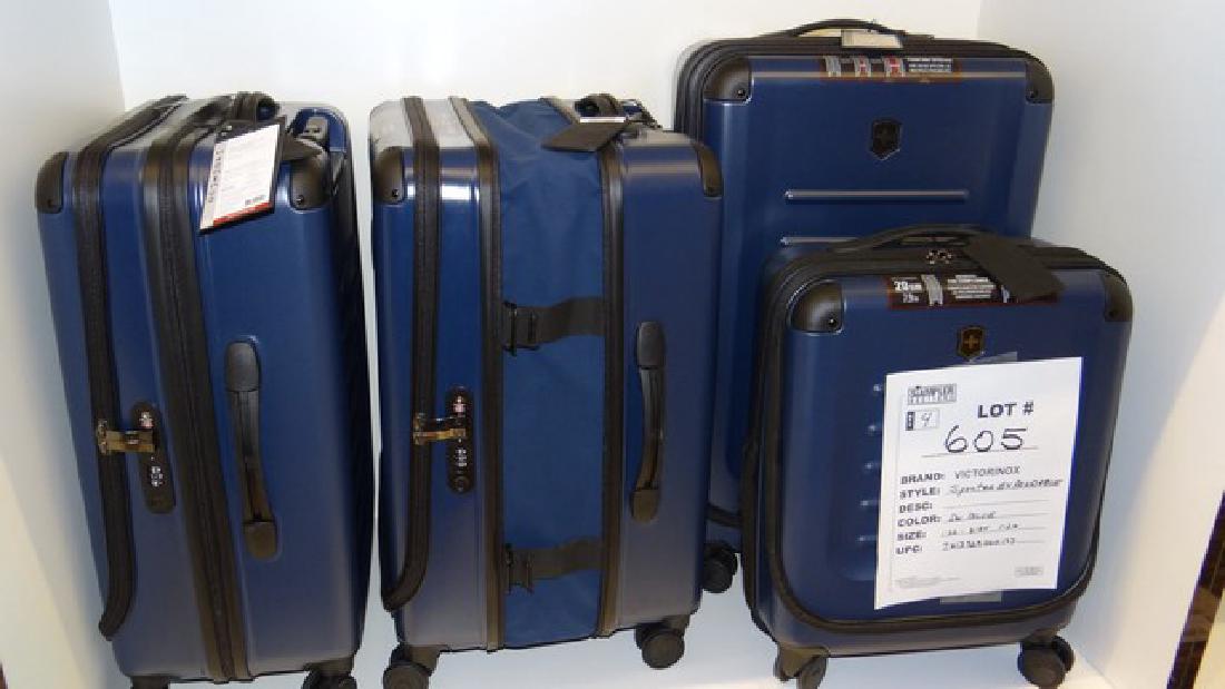 4 VICTORINOX SUITCASES - POLY / CARB - SPECTRA (1 of 1)