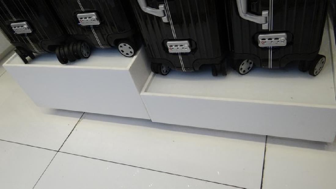 3 FLOOR DISPLAYS (1 of 2)