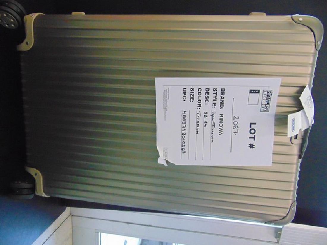 RIMOWA SUITCASE - ALUMINUM - TOPAS TITANIUM 32: RIMOWA SUITCASE - ALUMINUM - TOPAS TITANIUM 32 MULTI-WHEEL - TITANIUM - 4003743010363