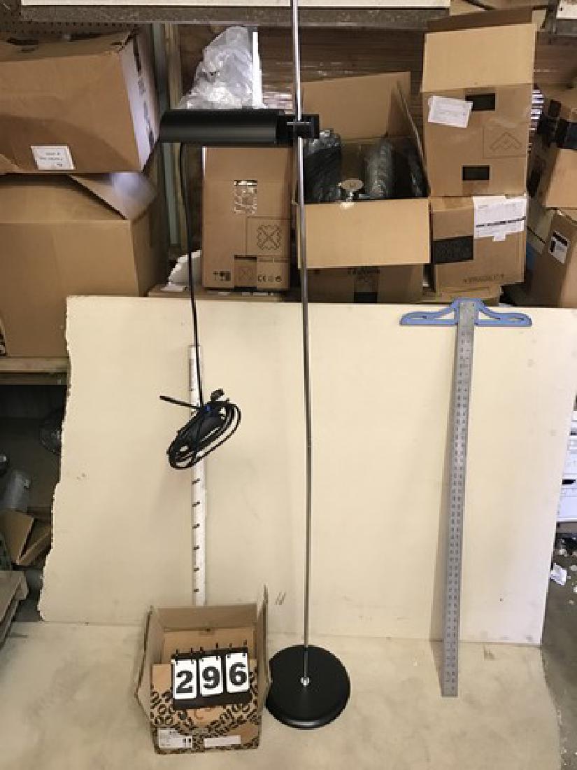 OLUCE - SERIE DIM #333 - FLOOR LAMP - ADJUSTABLE - (1 of 4)