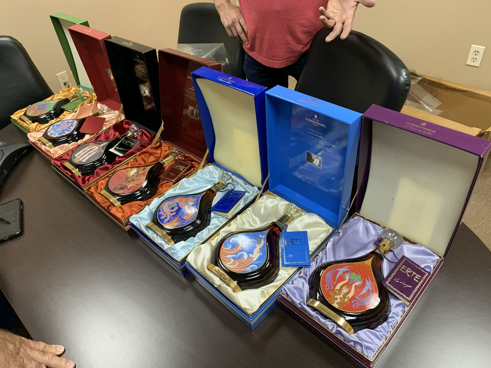 7 BOTTLE SET COURVOISIER ERTE BOTTLES (SEALED WITH: 7 BOTTLE SET COURVOISIER ERTE BOTTLES (SEALED WITH BOXES)