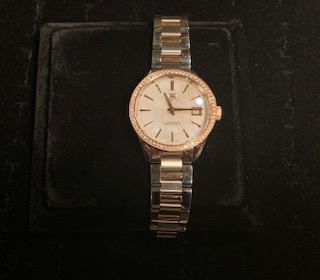 TAG HEUER CARRERA GENTS / UNISEX WATCH - TWO TONE: TAG HEUER CARRERA GENTS / UNISEX WATCH - TWO TONE STAINLESS STEEL BAND - DIAMOND BEZEL (PRE-OWNED - NO BOX / NO PAPERS)