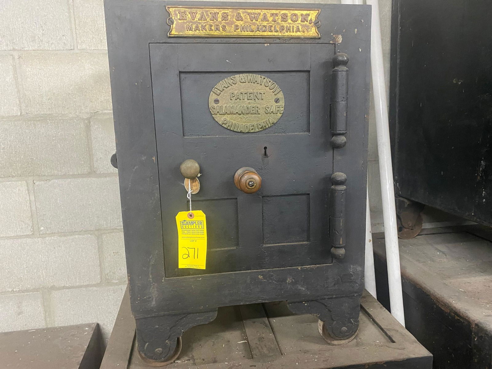 SAFE ON WHEELS - EVANS & WATSON - SALAMANDER SAFE - SINGLE DOOR - 30x22x22 (1 of 4)