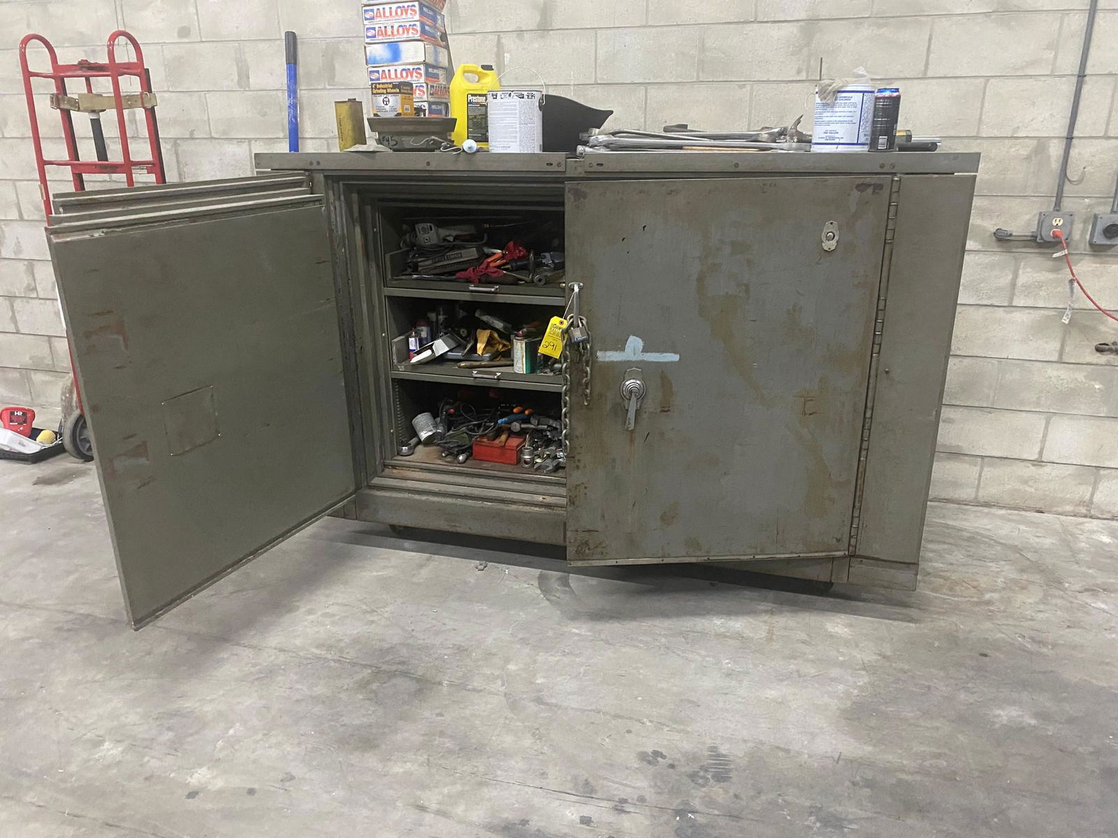 Safe On Wheels Remington Rand 2 Door Safe Cabinet With Sliding