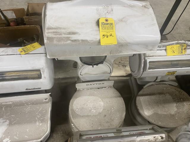 SCALE - DAYTON - ''MONEY WEIGHT'' - 6593 - WHITE - 30LB CAPACITY (1 of 4)