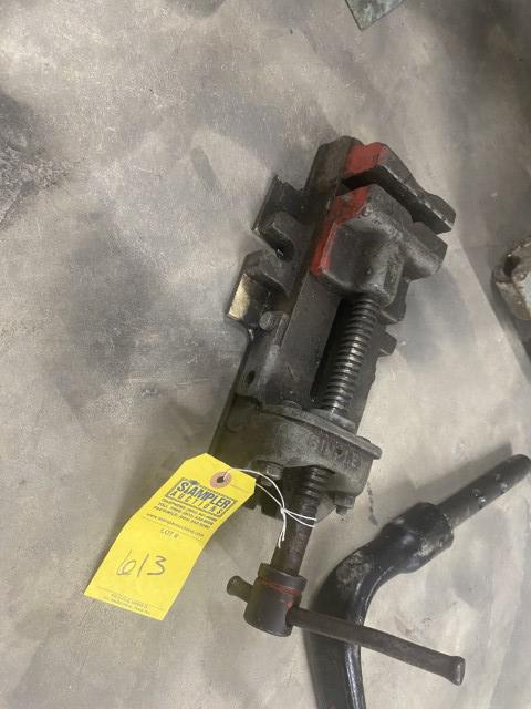 MACHINE VISE: MACHINE VISE